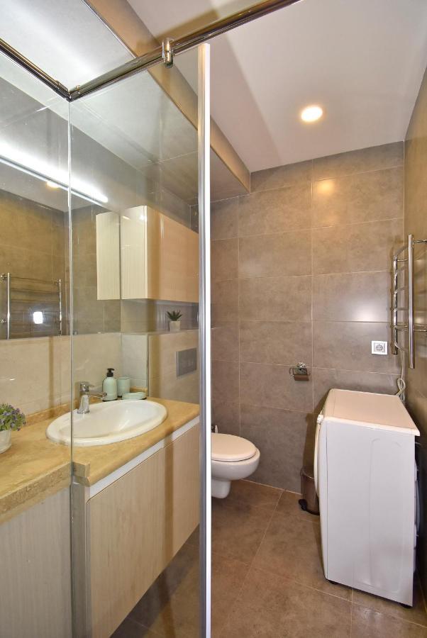 Home4You Apartments On Koghbatsi Yerevan Exterior foto