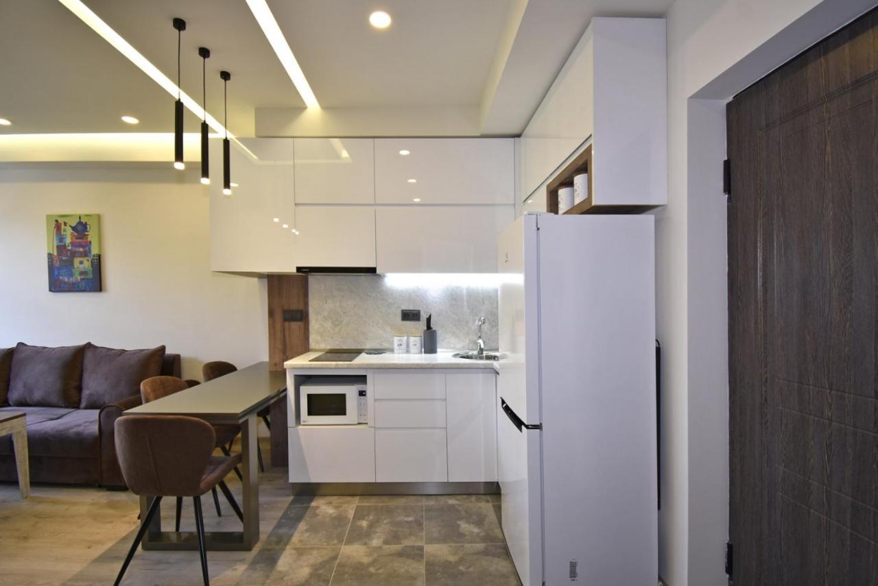 Home4You Apartments On Koghbatsi Yerevan Exterior foto